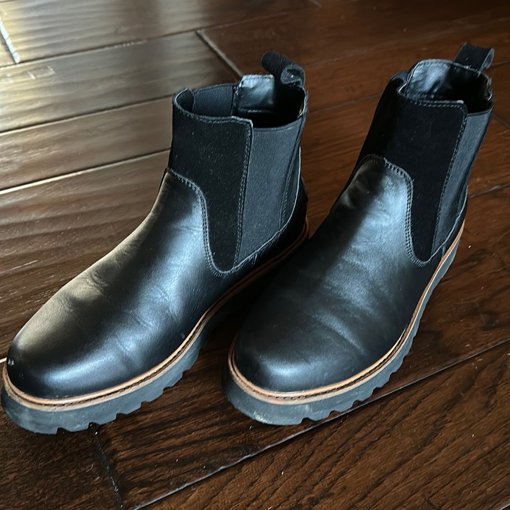 Versatile And Adorable Roxy Ankle Boots - image 1